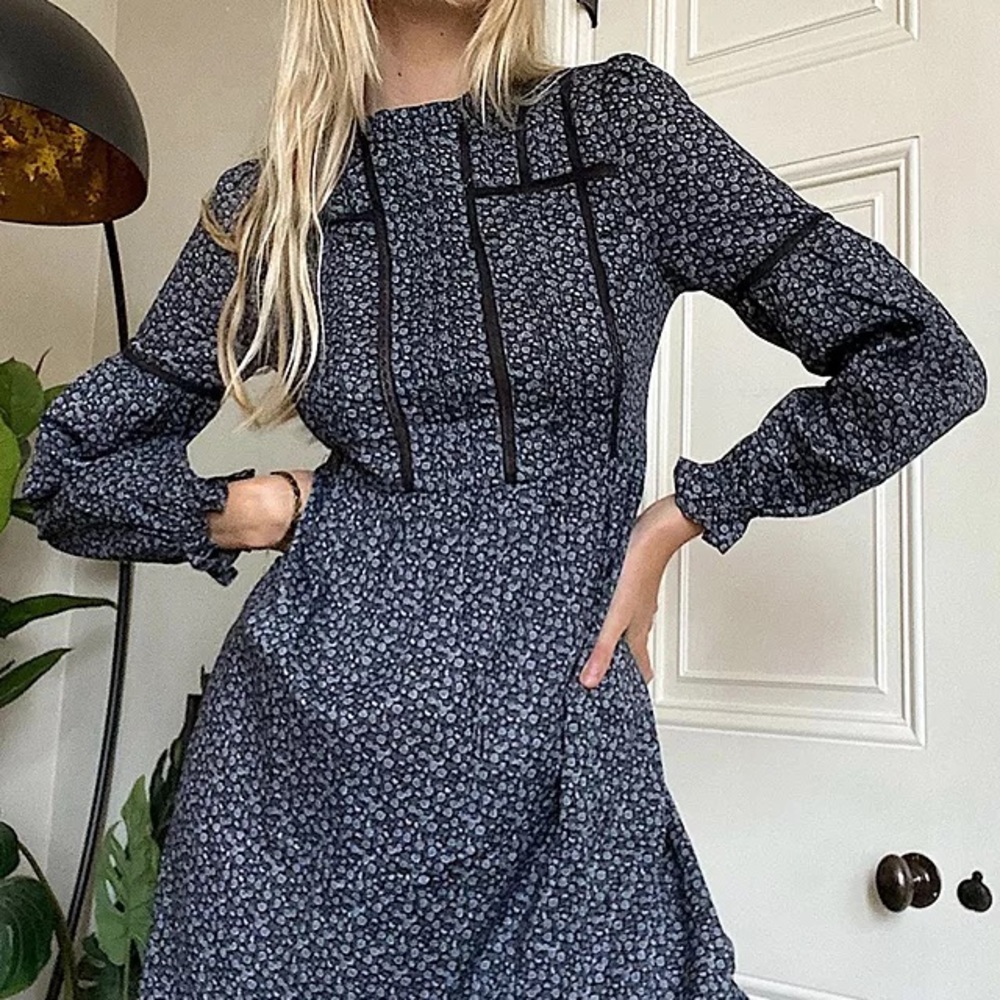 URBAN OUTFITTERS Lia Floral Prairie Midi Dress